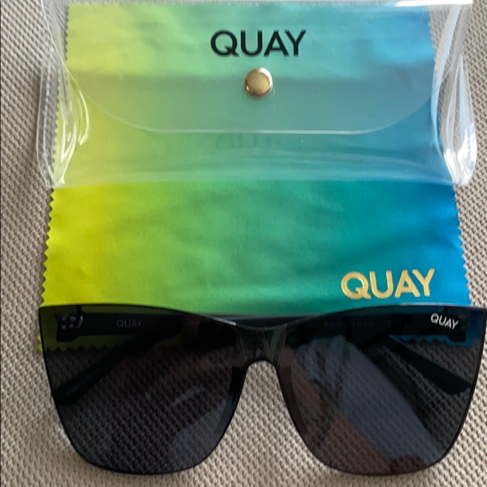 Brand new Quay sunglasses